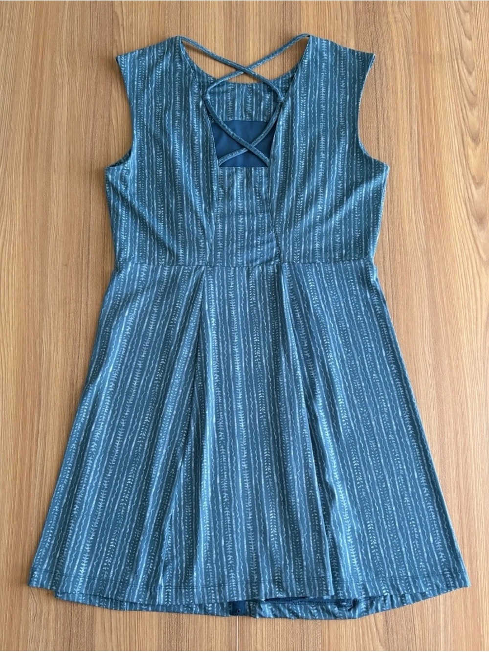 Title Nine Steadfast Convertible Dress M Ajrak Stripe Teal Stretchy Outdoors - Picture 2 of 13